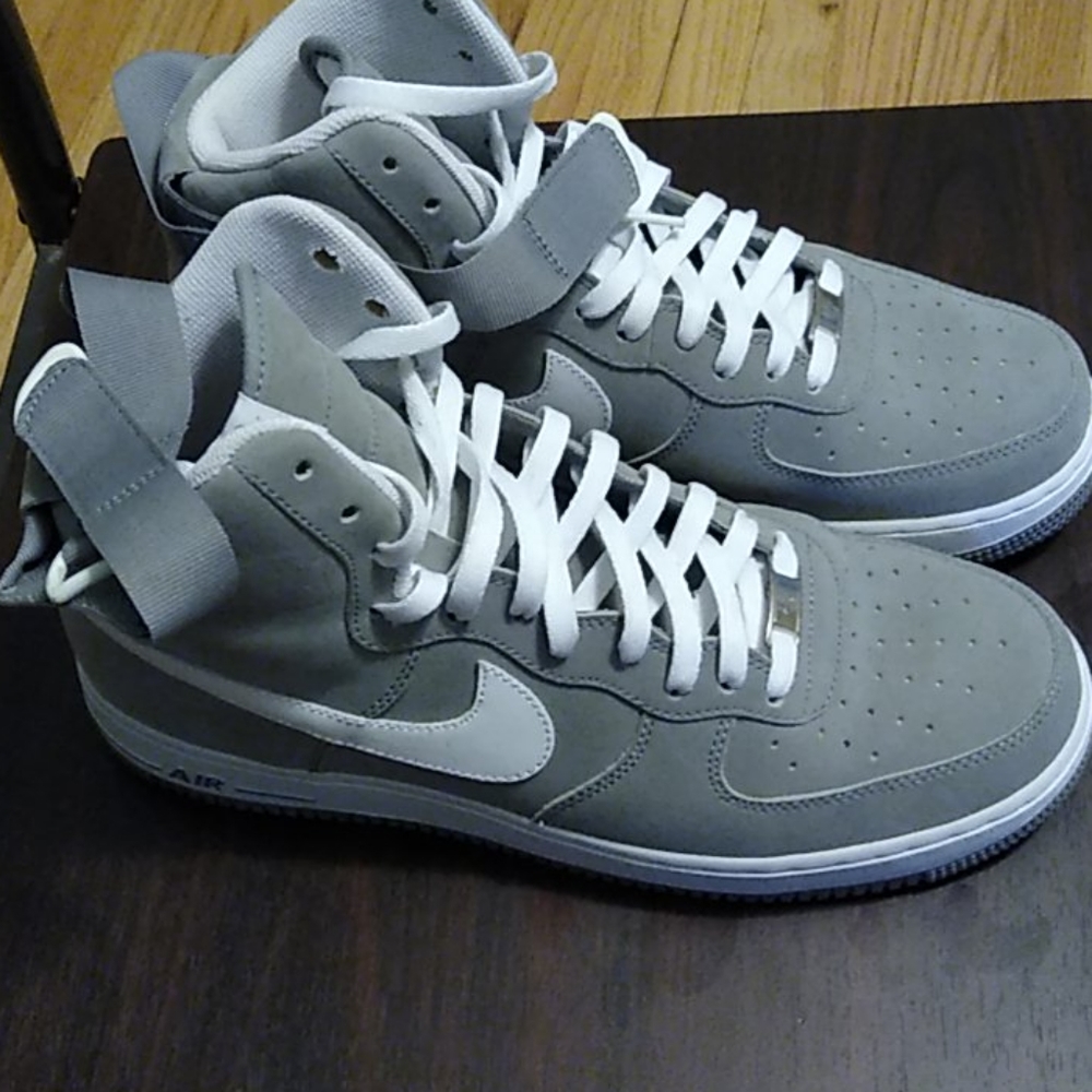 Men's Nike Air Force Ones Mid Top